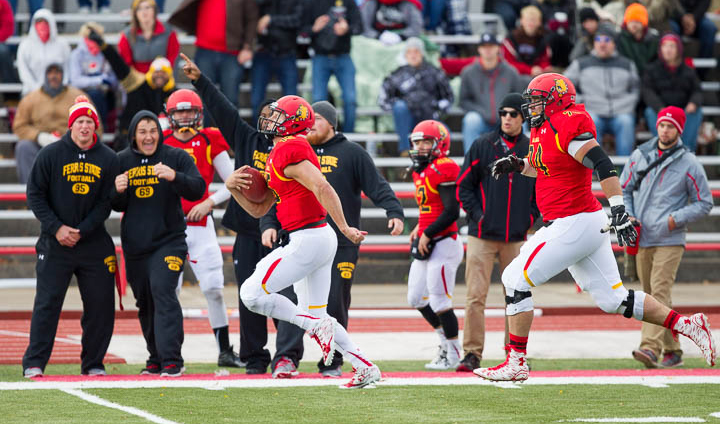 Vander Laan Becomes Greatest Rushing QB Of All-Time As Ferris State Beats Ohio Dominican