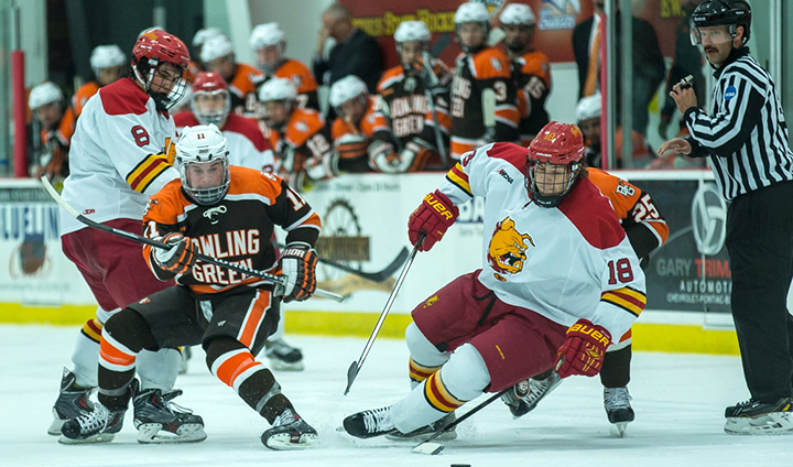 Ferris State Hockey Scores Four Unanswered Goals To Remain On Top In WCHA