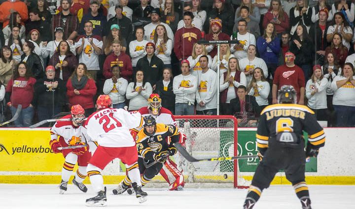 Late Goal Lifts Ferris State Hockey To Exciting Road Victory At Michigan Tech