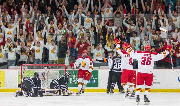 Ferris State Hockey Powers Past Minnesota State In High-Scoring Weekend Opener