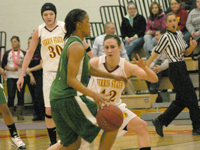 Ferris' Tricia Principe plays defense in the season finale at Wink Arena (Photo by Sandy Gholston)