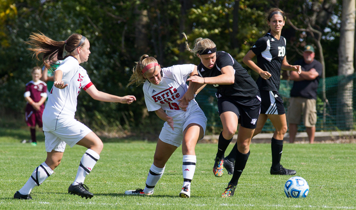 Bulldog Women's Soccer Battles Defending National Champs To Wire In One-Goal Setback