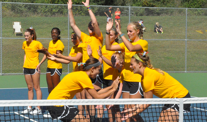 Women's Tennis Suffers Setback In League Road Action At WSU