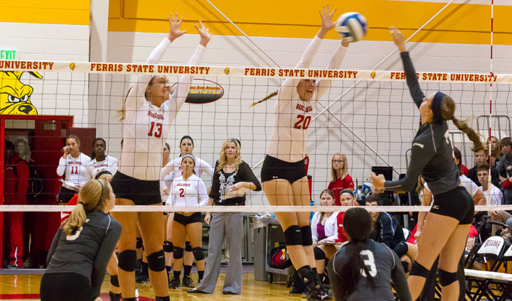 Ferris State Volleyball Splits Two Matches To Wrap Up GLIAC/GLVC Crossover Tourney
