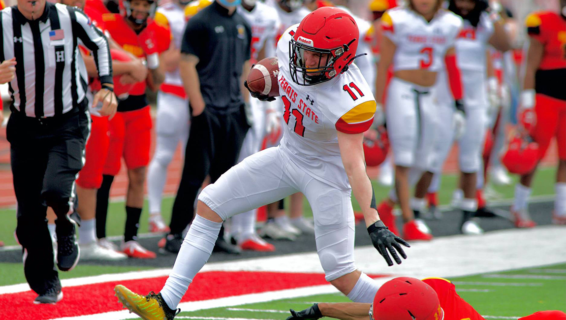 White Holds Off The Red In High-Scoring Ferris State Spring Football Game