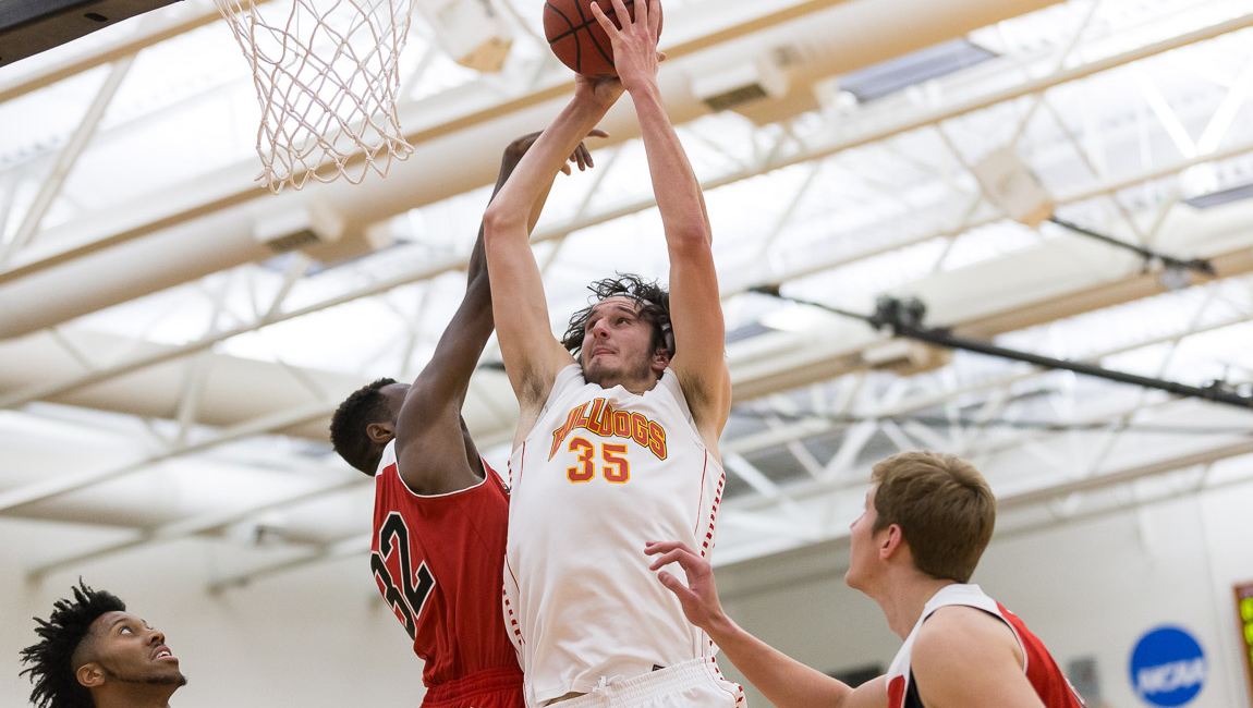 Ferris State Moves Into First-Place Tie In GLIAC With HIgh-Scoring Road Triumph
