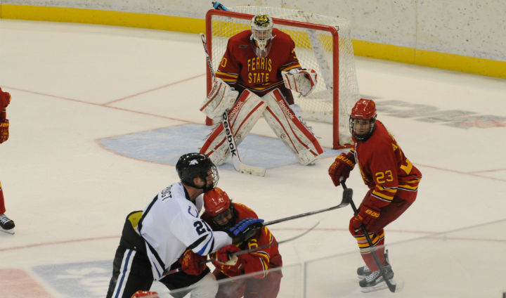 Big First Period Lifts Ferris State Hockey To Road Win In First-Ever WCHA Action