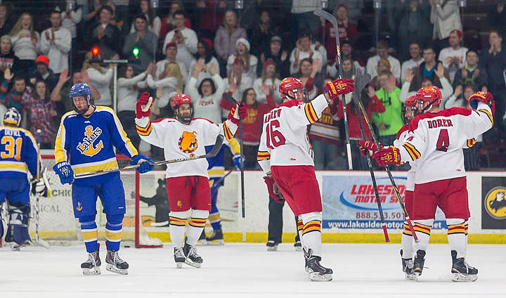 Late Flurry Leads Ferris State To Fourth WCHA Win In Last Five League Outings