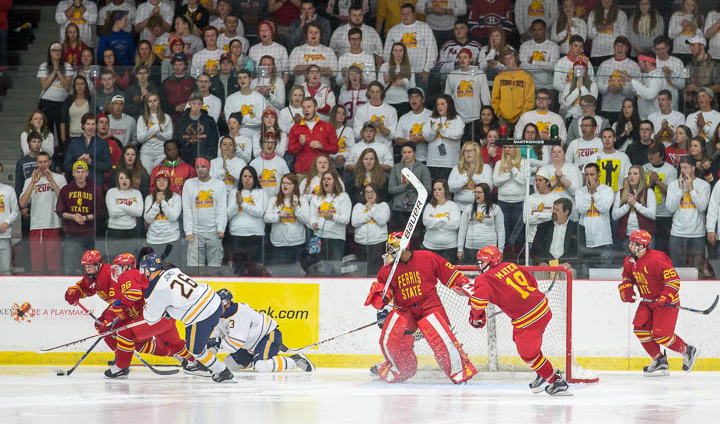 Late Surge Lifts Ferris State Hockey Past Lethbridge In Exhibition Action