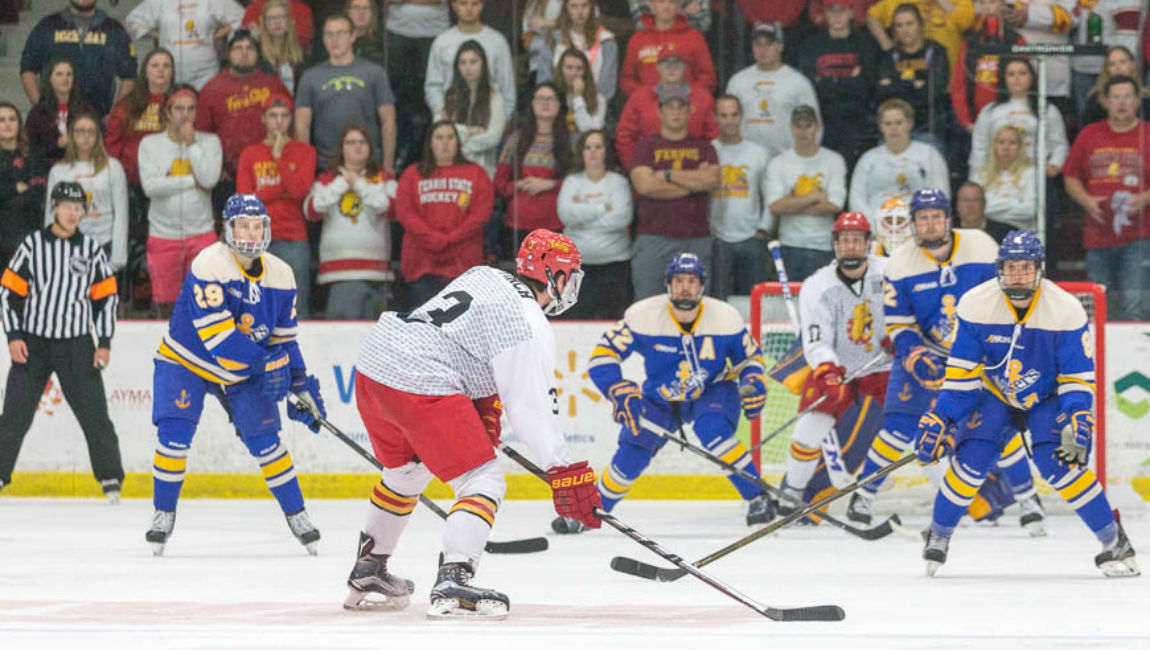 Ferris State Hockey Wins Third-Straight With Important League Road Victory