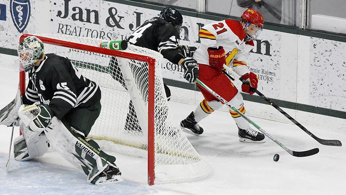 Ferris State Hockey Drops Non-League Decision To Michigan State Before Sellout Crowd