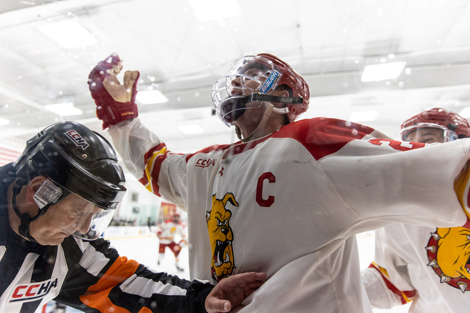 Dawgs Deliver Decisive Third Period To Top Lake Superior State