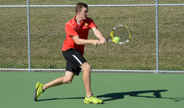 Men's Tennis Takes #22 Southern Indiana To The Wire In Narrow Road Setback