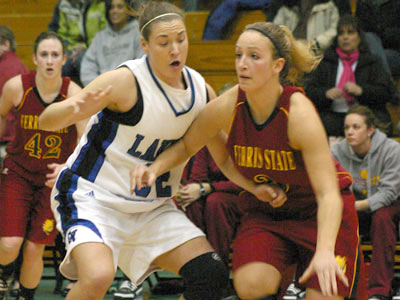 The Bulldogs' Lindsey Pettit tries to drive in Monday's contest (Photo by Sandy Gholston)