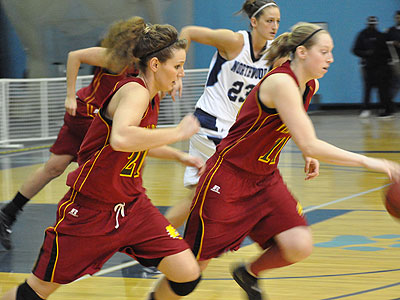 Ferris State's Becci Houdek (right) and Kelsey DeNoyelles (left) race up the floor at Northwood (Photo by Rob Bentley)