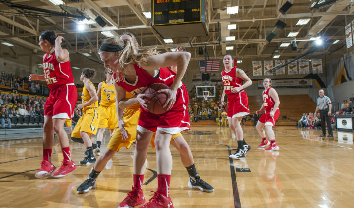 Big Start Too Much As Michigan Tech Holds Off Ferris State In Women's Action