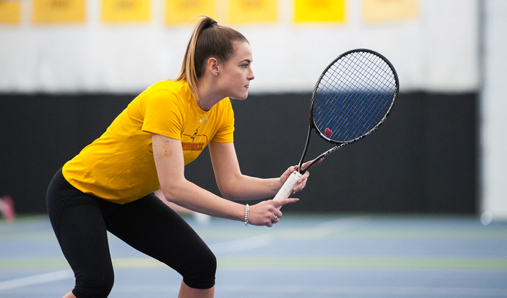 Women's Tennis Caps Off Perfect Weekend With Non-League Win Over Aquinas