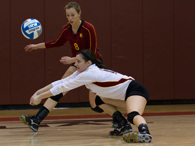 Lisa Tobicyzk compiled a match-best 21 digs in Sunday's 3-0 sweep of Ohio Dominican.  (Photo by Ben Amato)