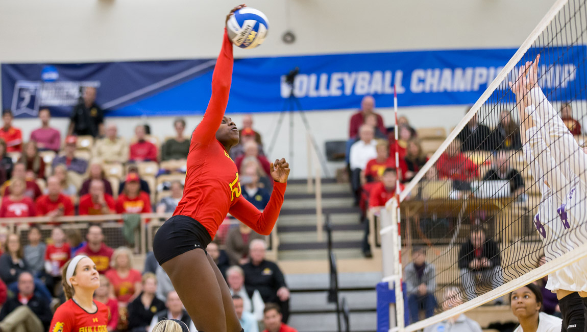 Ferris State Volleyball Advances To NCAA Regional Semifinals With Quarterfinal Sweep