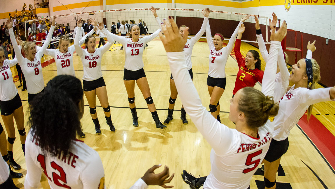Bulldog Volleyball Keeps Win Streak Alive As 'Dawgs Finish Perfect At Regional Crossover