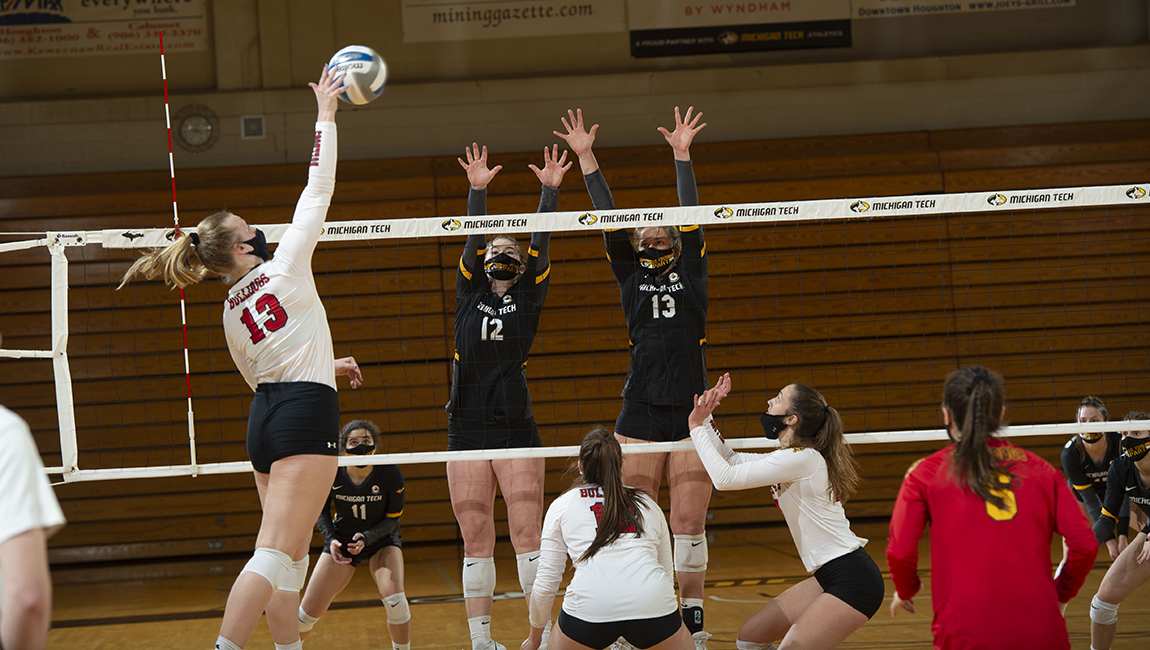 Ferris State Falls To Michigan Tech In Weekend Volleyball Finale In Houghton