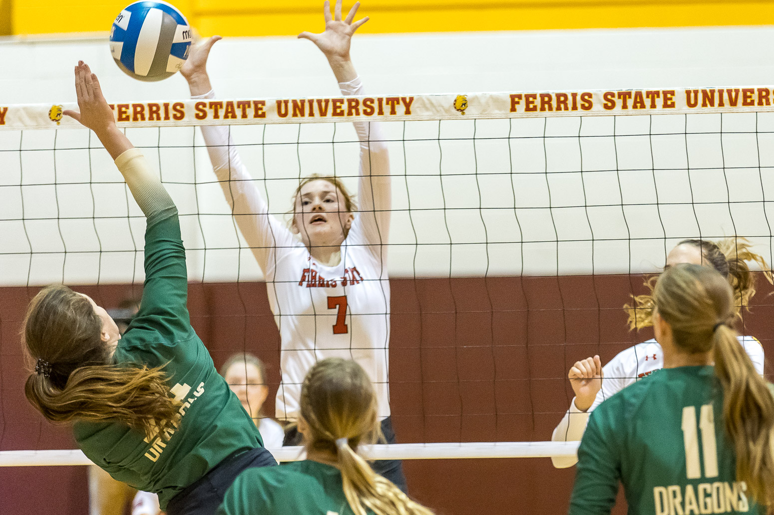 Bulldog Volleyball Starts Season With Sweep Over Tiffin Dragons