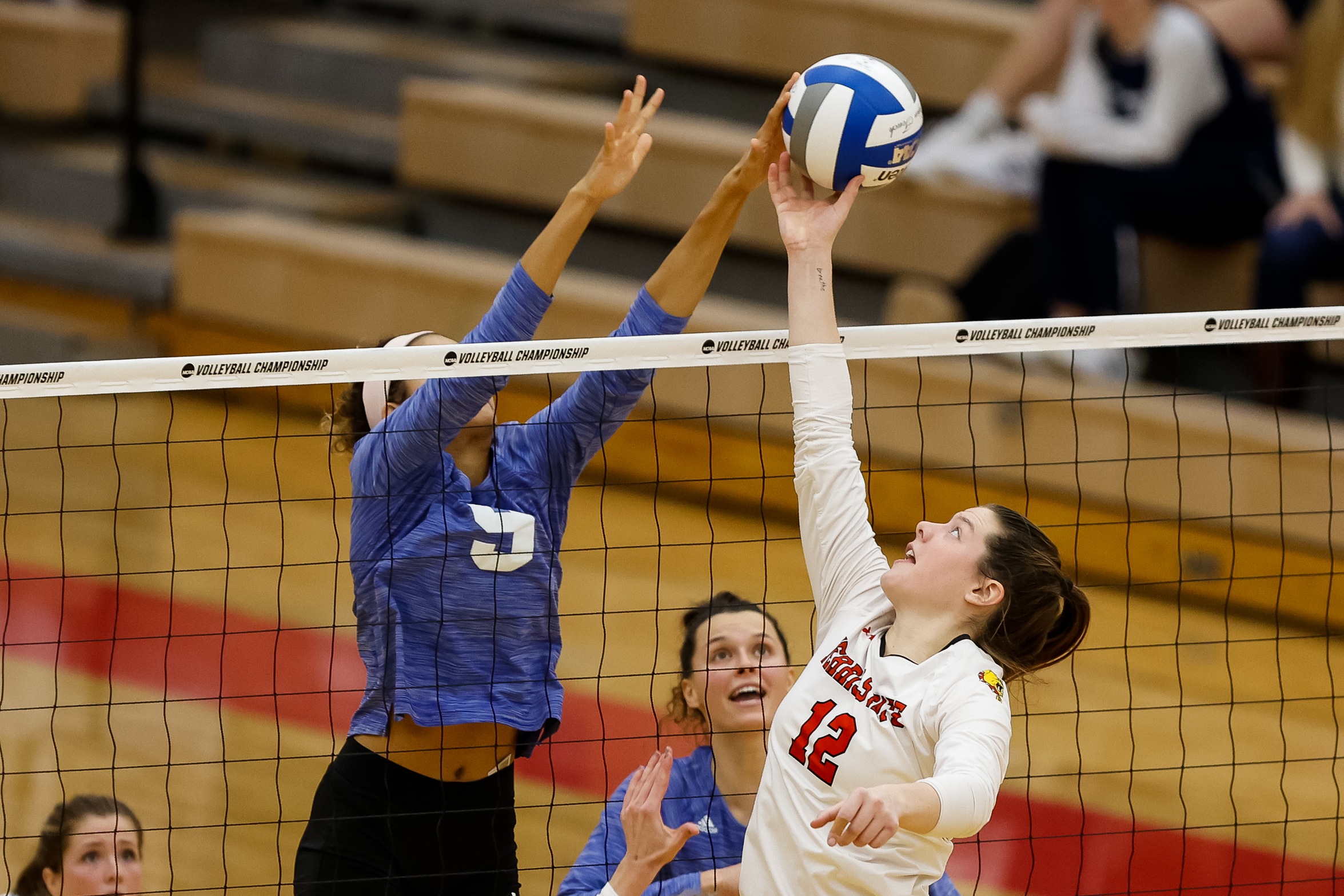Ferris State Volleyball Knocks Off 14th-Ranked Colorado Mines In Day Two Split On Friday