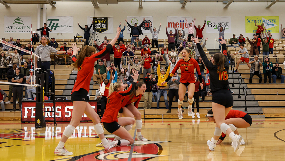 Ferris State Closes Colorado Premier Tourney With Saturday Split