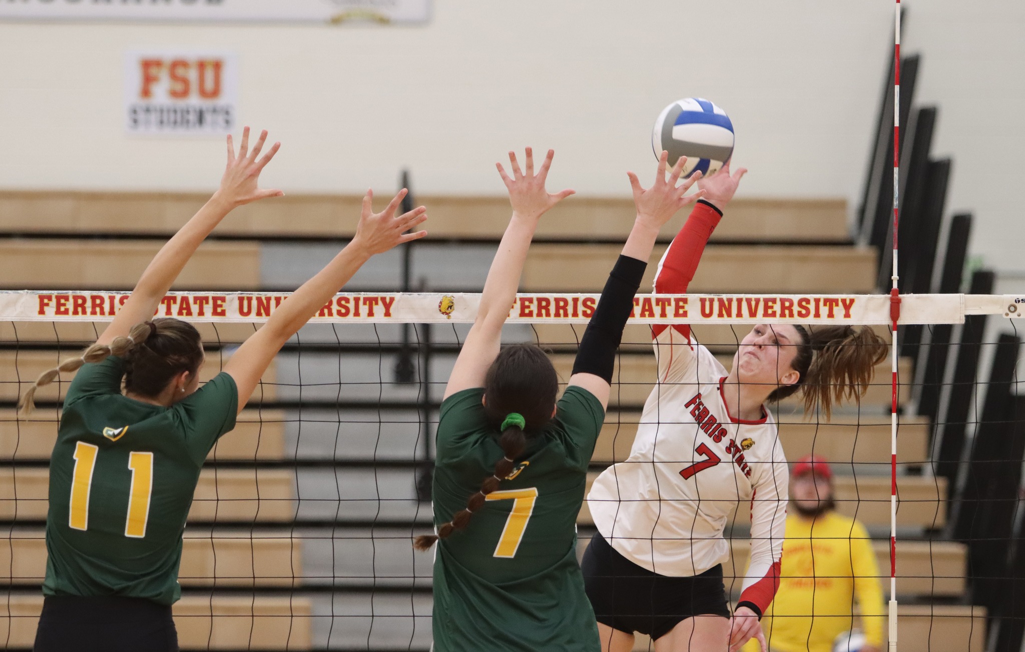 Bulldogs Fall In Dramatic Five-Set Thriller To Wayne State